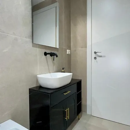 Mille With 2 Bathrooms And Terrace 아파트 *