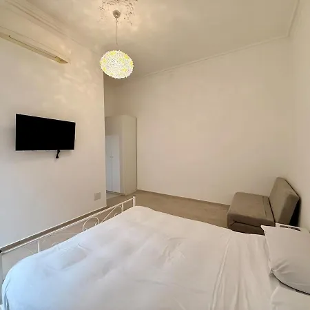 Mille With 2 Bathrooms And Terrace 아파트